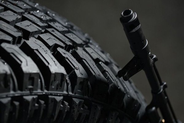 FUEL D610 Maverick シルバラード アルマダ シエラ 20インチタイヤホイールセット ATTURO TRAIL BLADE XT 275/55R20 285/55R20 305/55R20