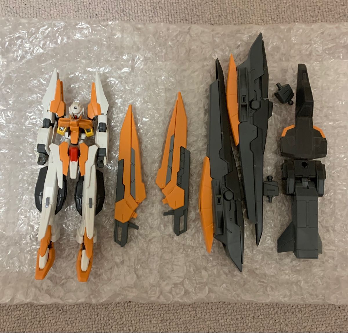 最終値下げ ベースキット付き 新品未使用 1/144 ガンダム 最終値下げ ベースキット付き 新品未使用 1/144 ガンダム