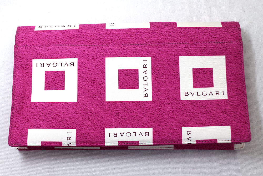 【BVLGARI】ブルガリ ロゴ スクエア 3WAY クラッチバッグ　ハンドバッグ ショルダーバッグ サテン　ピンク系　美品