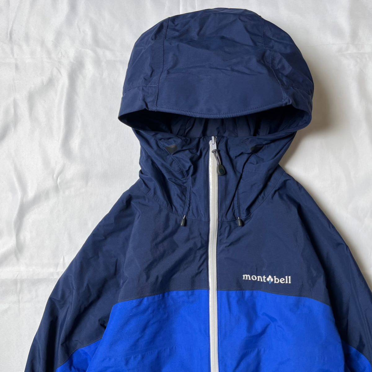 大人も着やすいシンプルファッション mont-bell モンベル ロイヤル