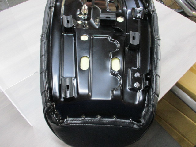 最安値に挑戦】 カワサキ Z1 Z2用 MRS製シート BANANAタイプ 新品