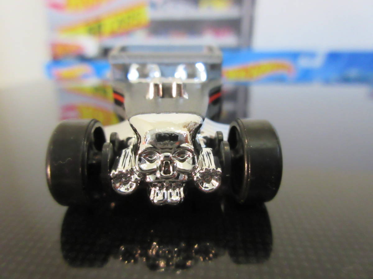 Hot Wheels Bone Shaker HW Game Over 4/5 ボーンシェイカー ラリー ウッド 頭蓋骨 ホットロッド 5.7L V8 スカル & クロスボーン_画像2