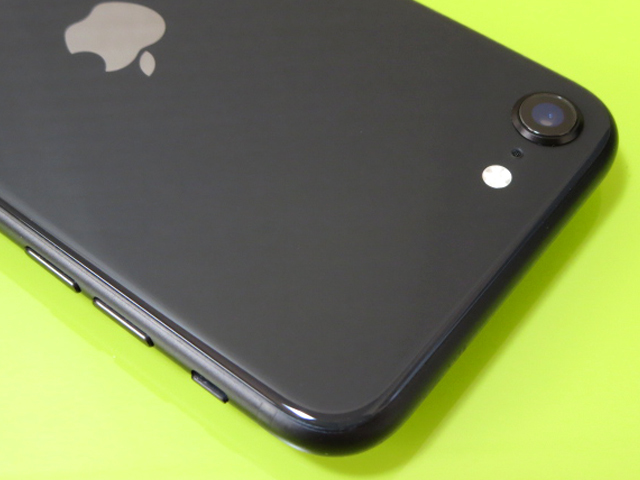 ☆ほぼ新品☆iPhone SE2 64GB バッテリー 100% SIMフリー ブラック