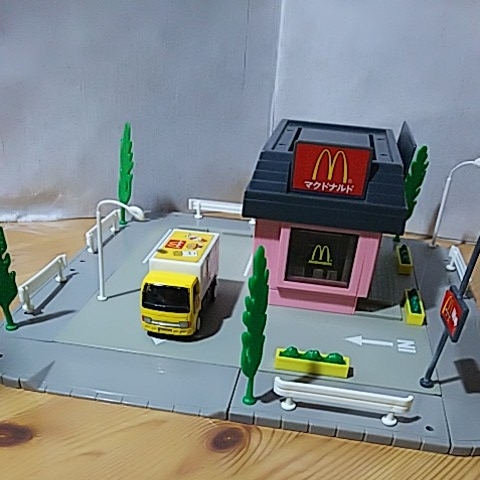  Tomica Town [ McDonald's * Motor Tomica грузовик ]