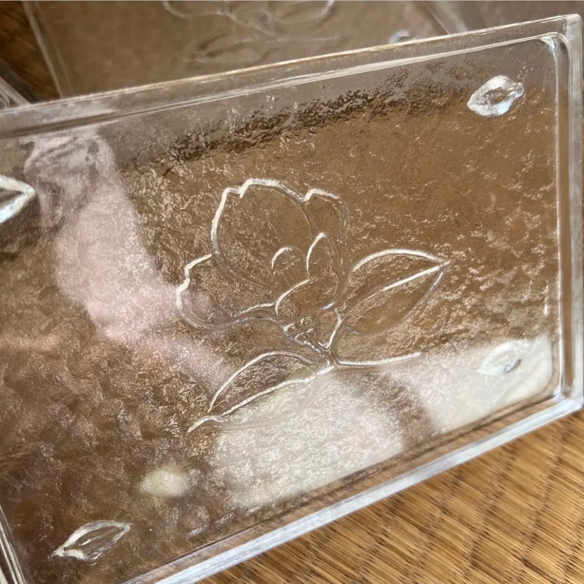 広田硝子 彫刻ガラス 新品 未使用 鋳造り 花 ガラス皿 