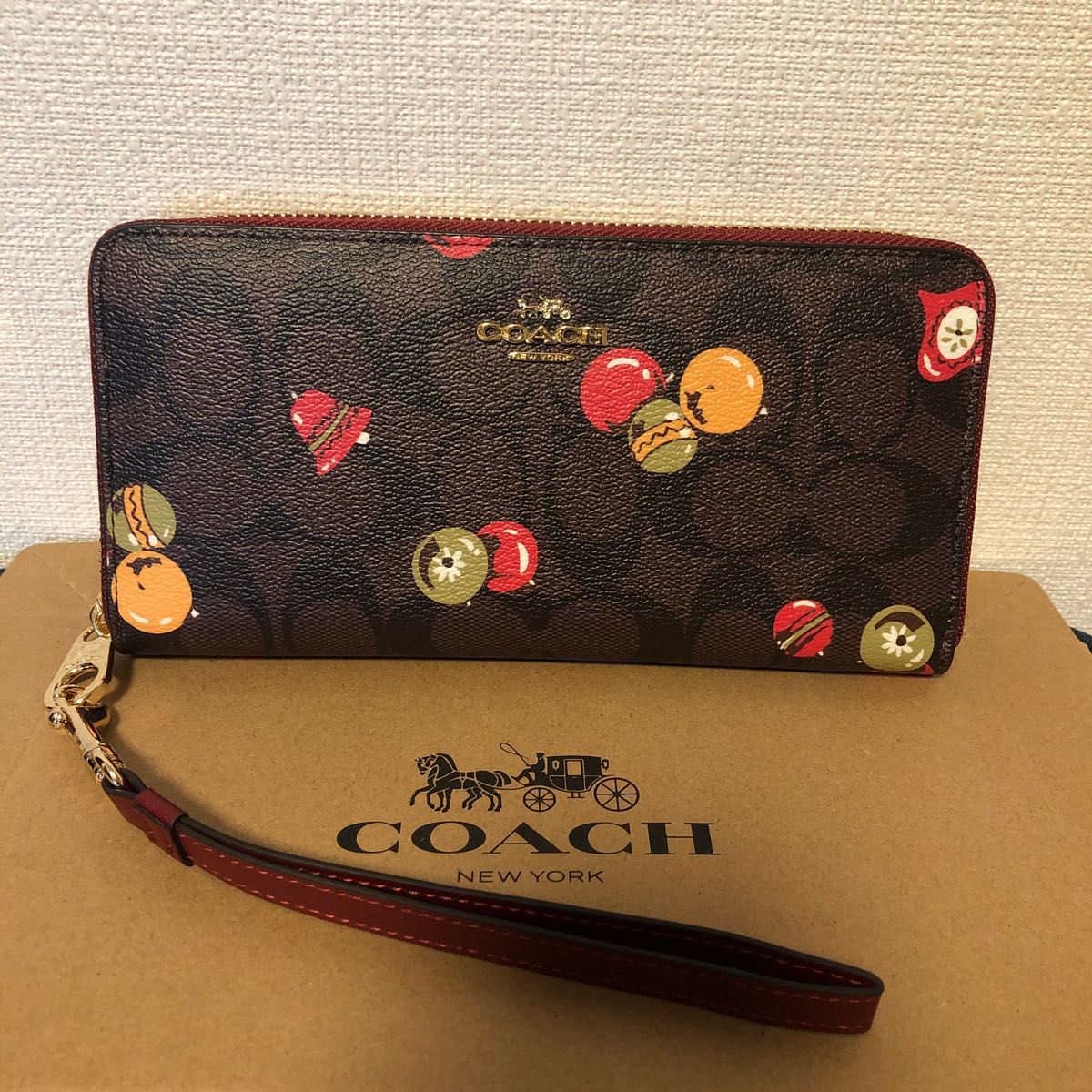 新品未使用 COACH コーチ長財布 ラウンドファスナー シグネチャー柄