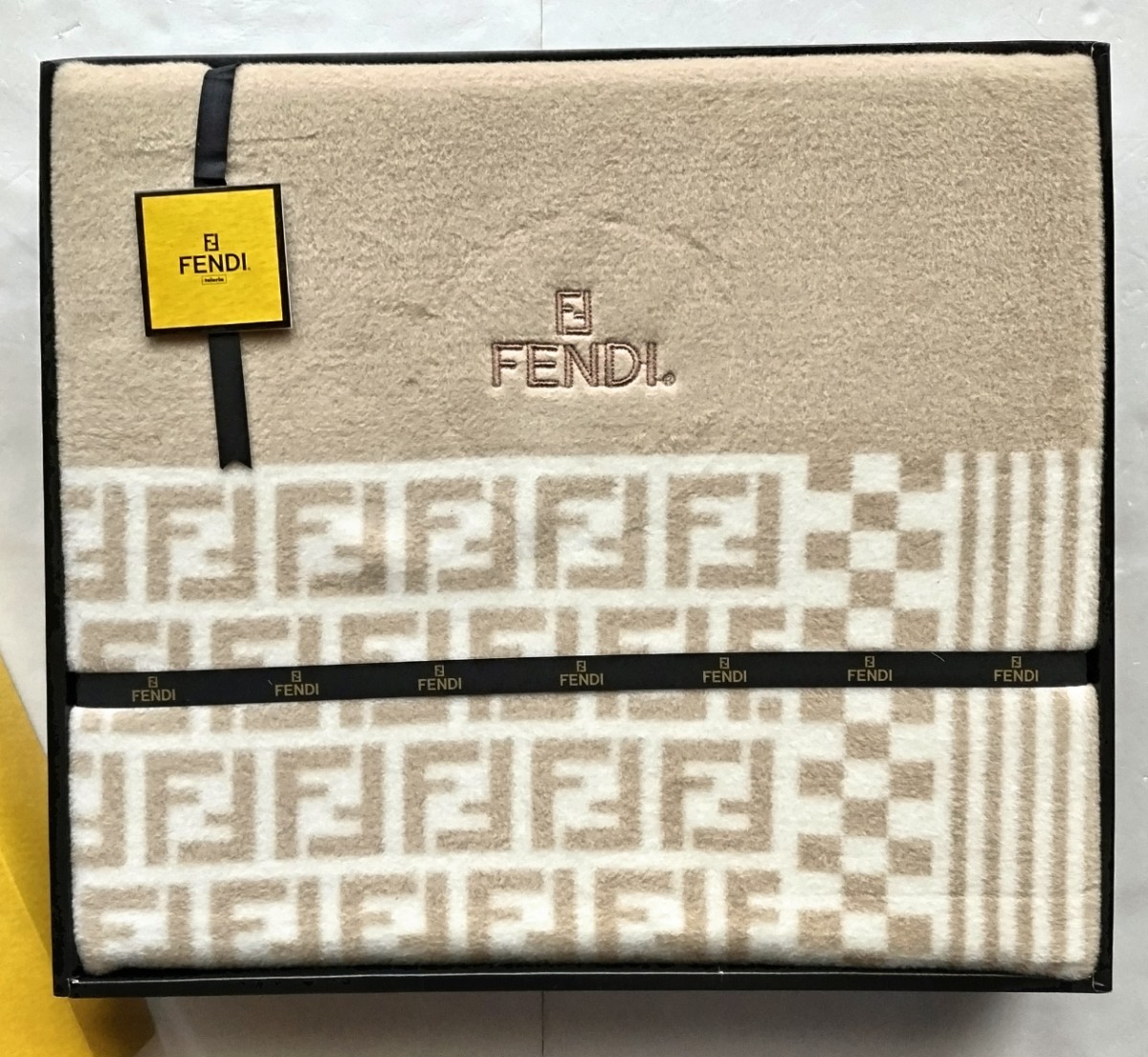 FENDI綿毛布-