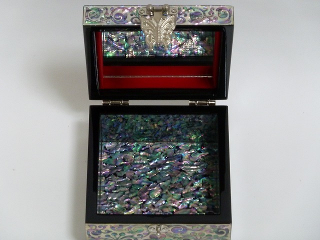 # Korea tradition industrial arts # high class mother-of-pearl small articles * gem box # flower # prompt decision!#