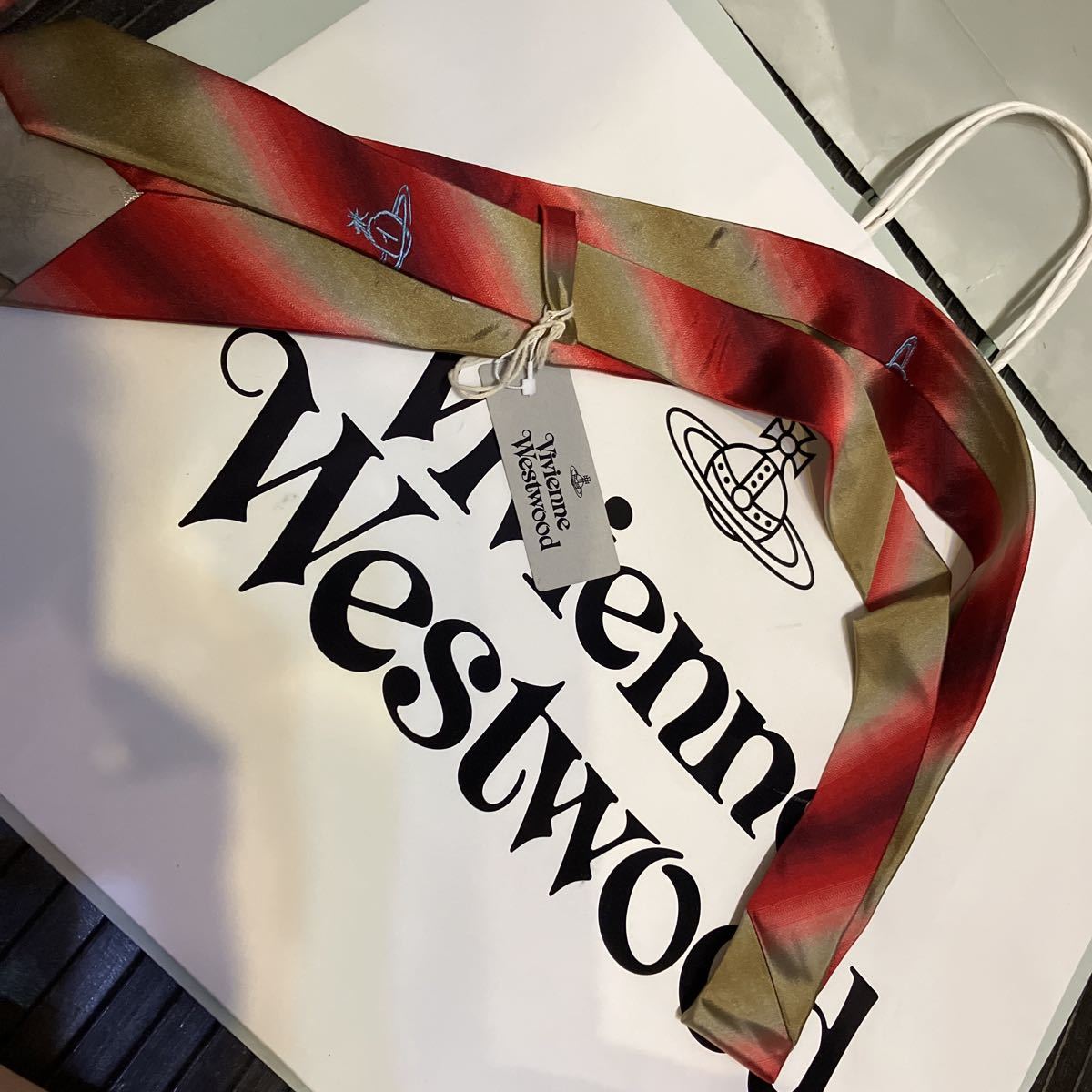 送料込●新品●価-20900円Vivienne Westwood イタリア製 ネクタイ 橙① シルク100% 剣先8.5㎝ ヴィヴィアンウエストウッド ビビアン