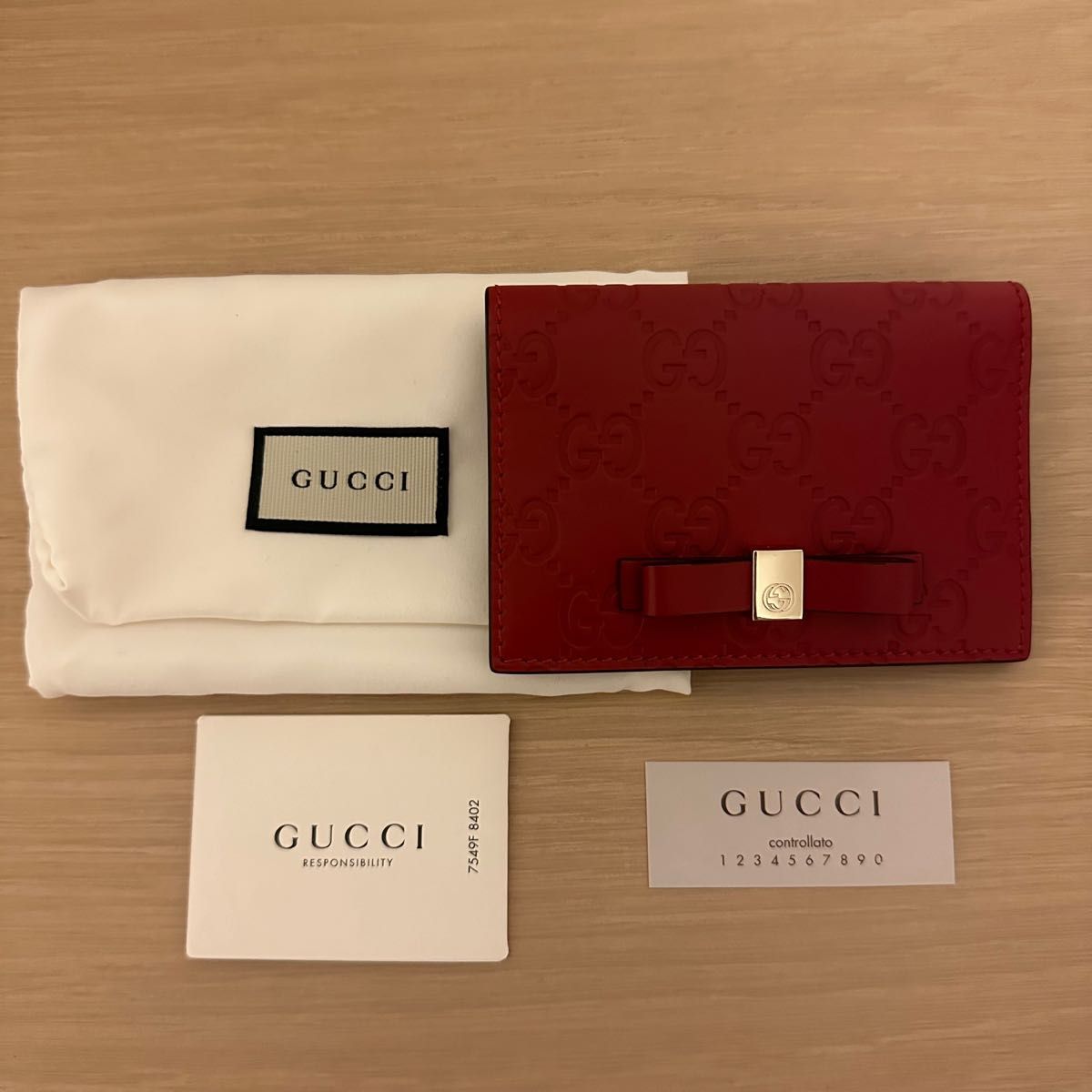 【新品未使用】GUCCI グッチ パスケース 定期入れ レッド