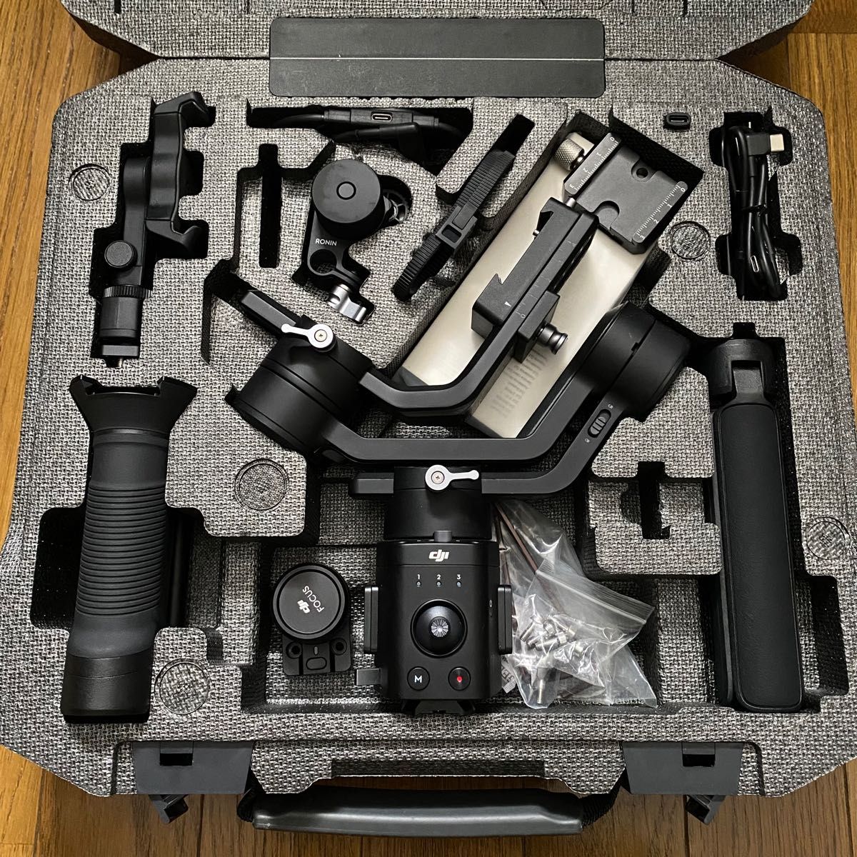 DJI Ronin-SC Proコンボ ミラーレスカメラ用 片手持ちスタビライザー