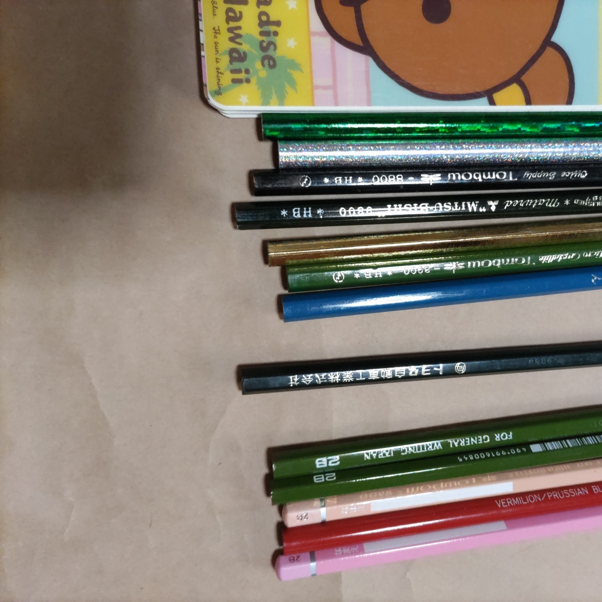 リラックマ　文房具セット　ミニノート　鉛筆12本、赤鉛筆、消しゴム、両面ペンケース、未使用と中古　、鉛筆2BとHBとH、筆箱_画像4