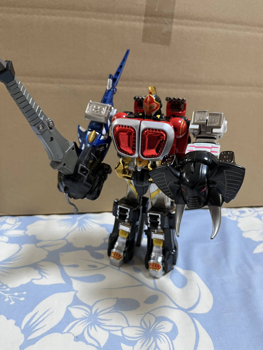 ガオレンジャー 百獣合体 DX ガオナイト トイザらス限定 新品未使用-