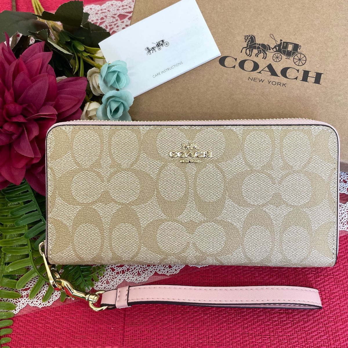 大人気の COACH コーチ 長財布 シグネチャー ピンク ストラップ付き 長