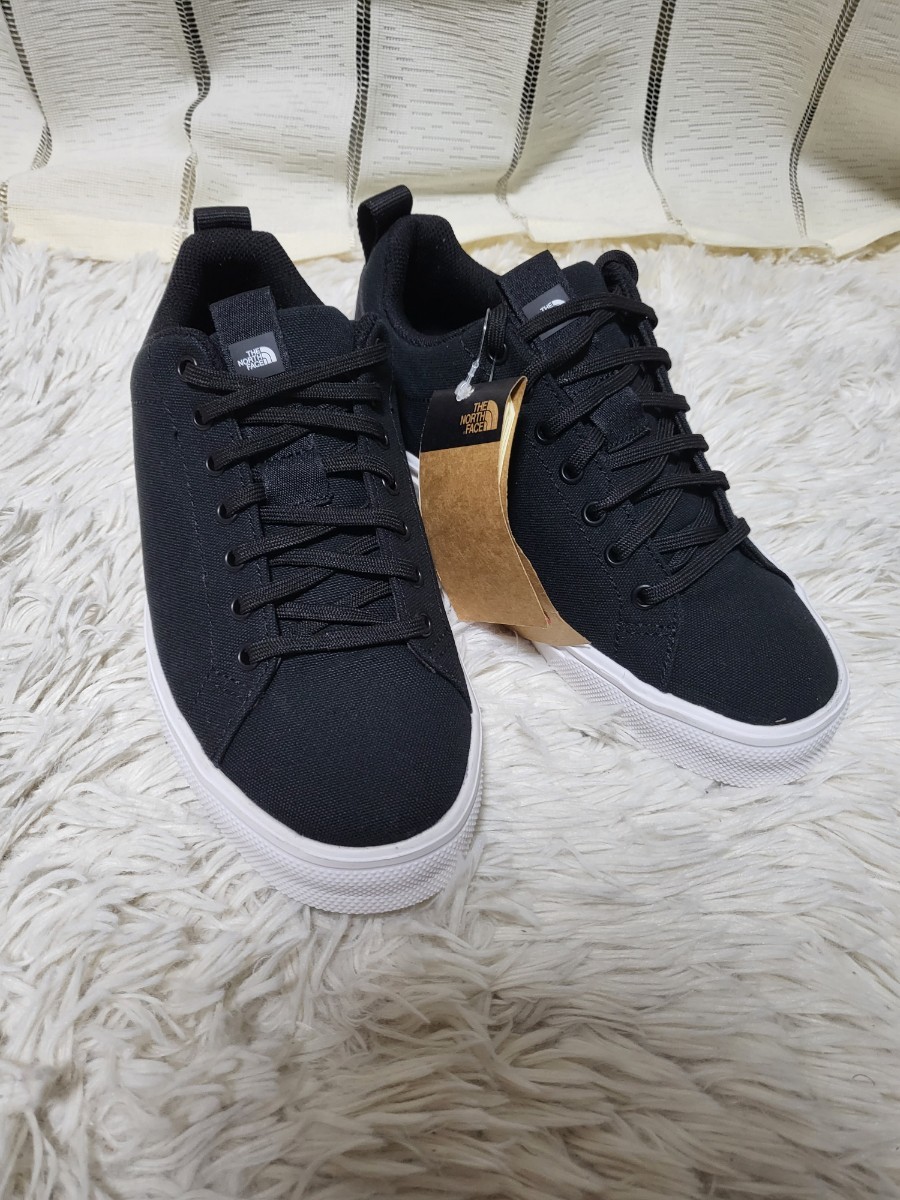 THE NORTH FACE ノースフェイス 新品 軽量 キャンバススニーカー THE NORTH FACE ノースフェイス 新品 軽量 キャンバススニーカー