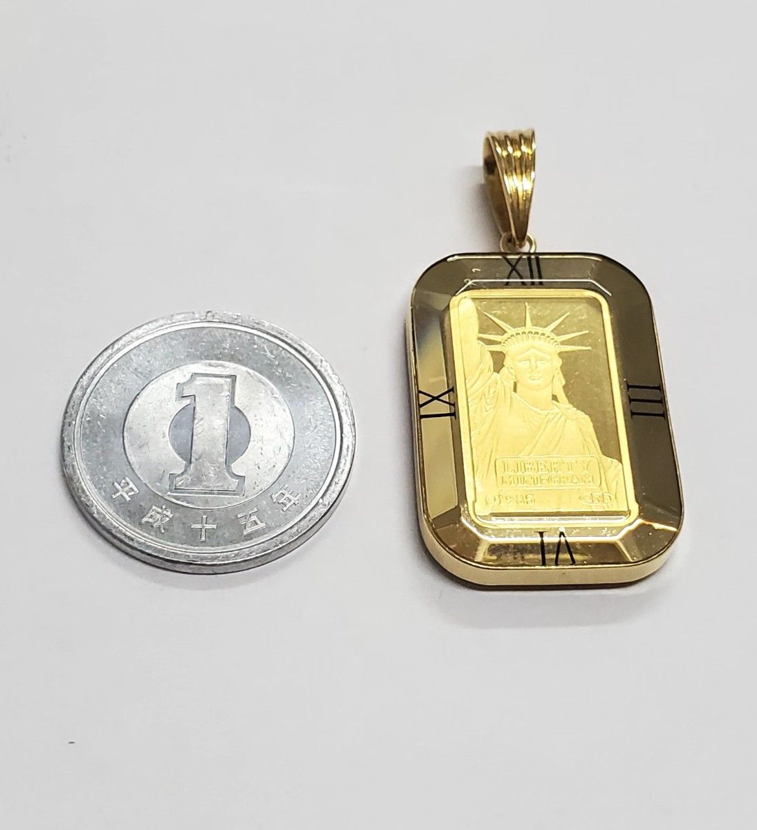 純金 インゴット 2g ペンダントトップ リバティ 自由の女神 アトラス 時計文字 デザイン枠 コイン 金貨