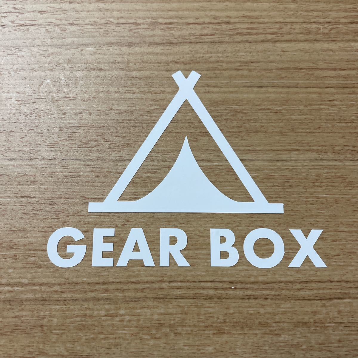 81.【送料無料】 GEAR BOX カッティングステッカー テント キャンプ CAMP アウトドア 【新品】の画像1