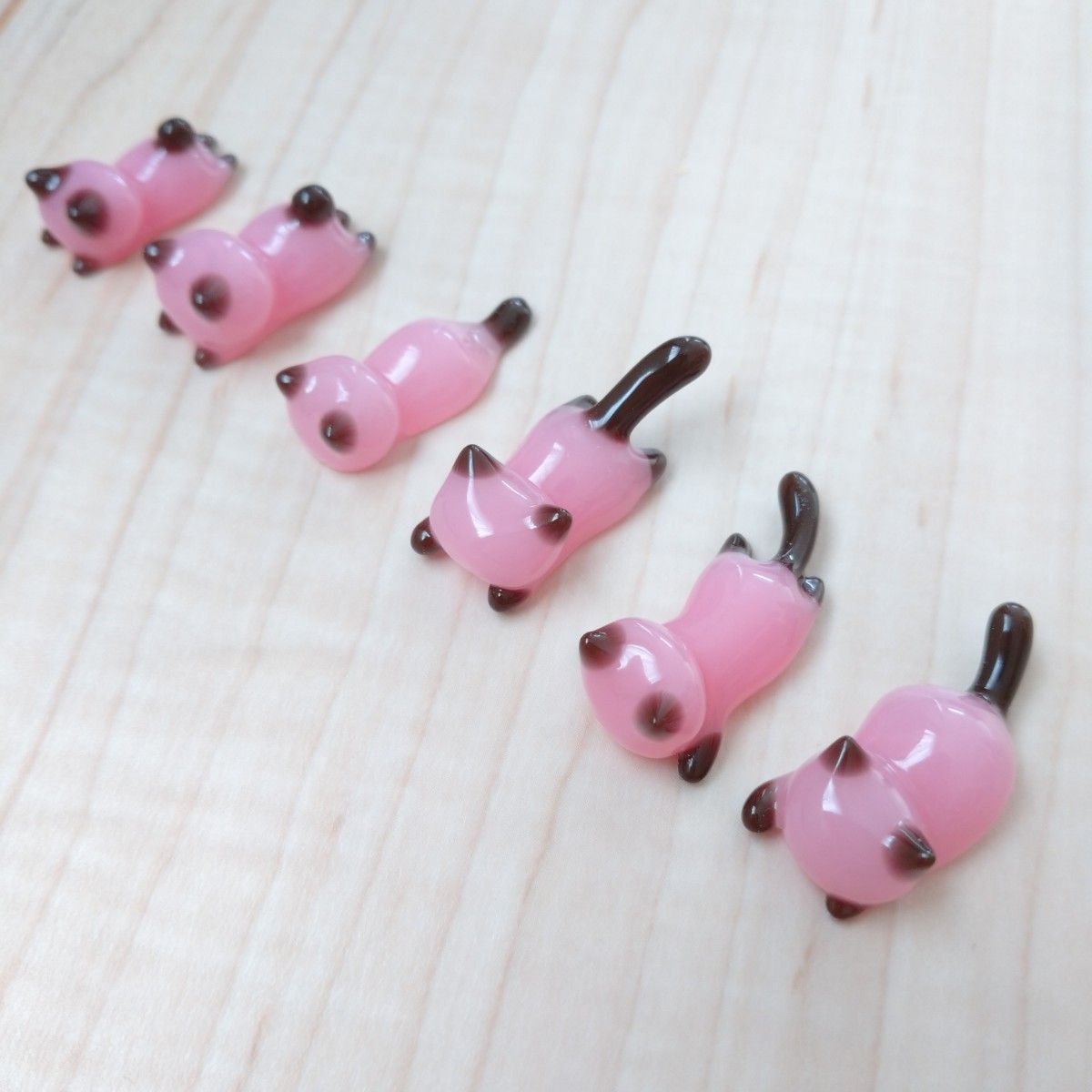 【オーダー】ストロベリー&ミルクチョコ 猫ちゃん マスクチャーム 桜餅