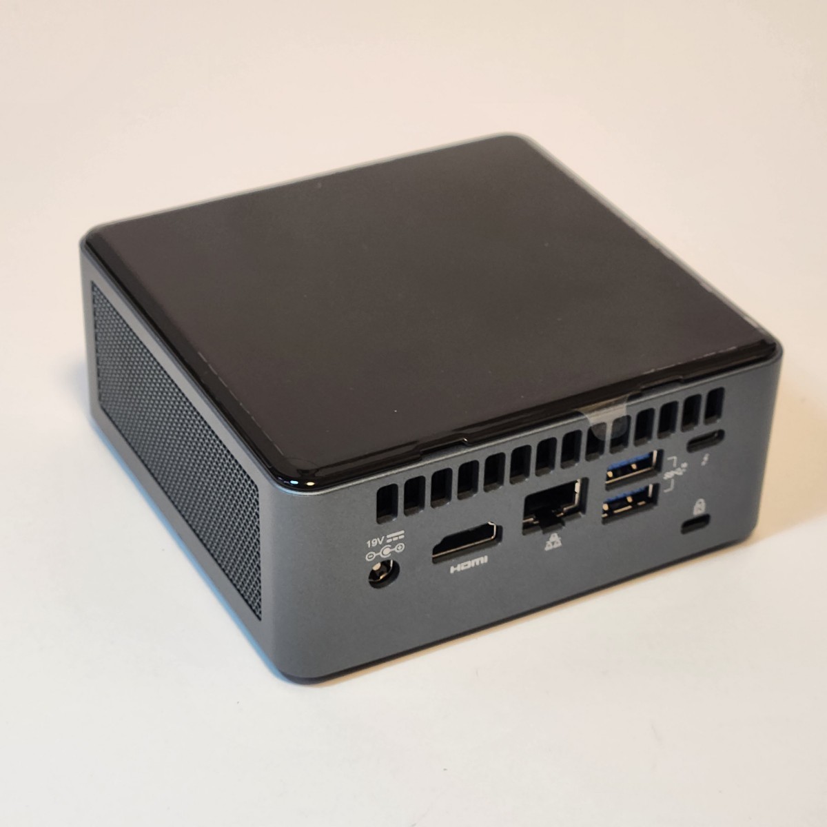 本体新品 未使用品 INTEL メモリ32GB NUC10FNH 500GB インテル NUC