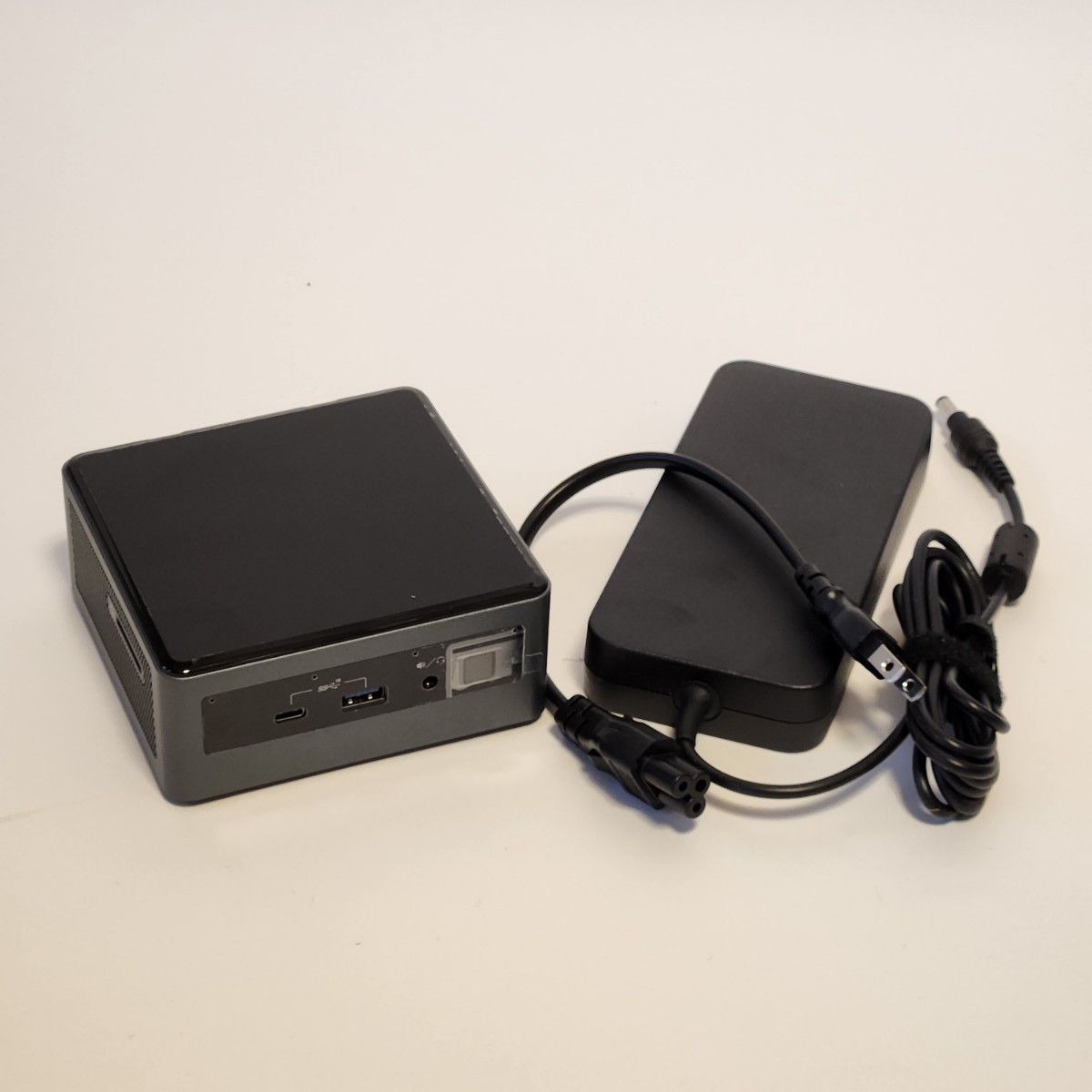 本体新品 未使用品 INTEL NUC10FNH Windows10-11 メモリ32GB M 2 本体新品 未使用品 INTEL NUC10FNH Windows10-11 メモリ32GB M 2