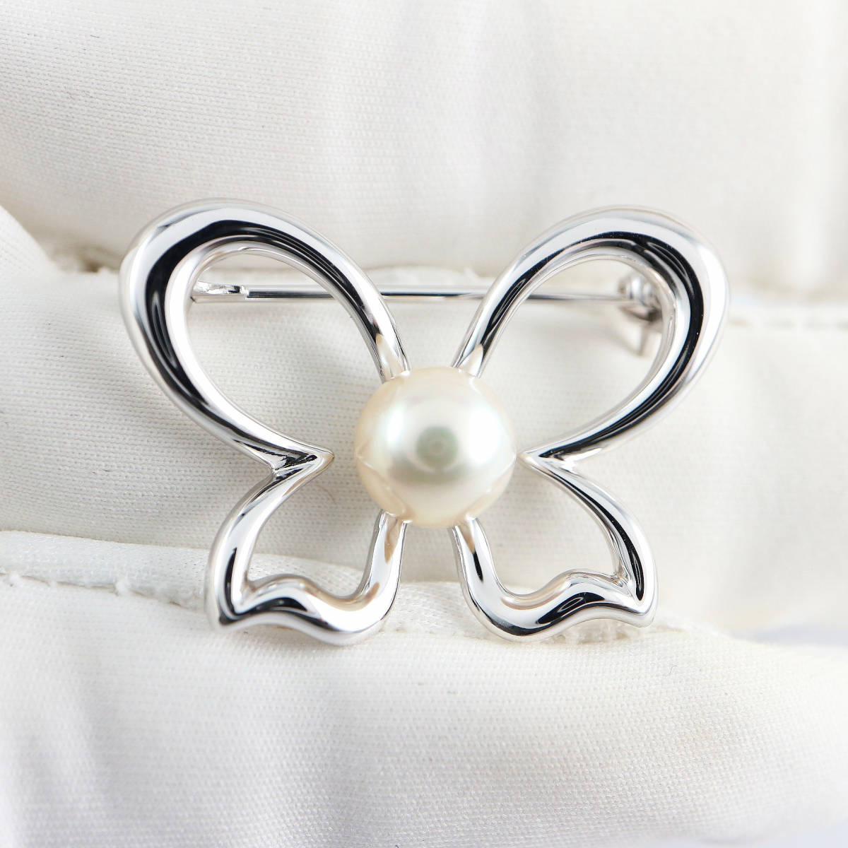 MIKIMOTO> 750(WG) パール ブローチ 8.1mm 【CTY4678】 www.cinema.sk
