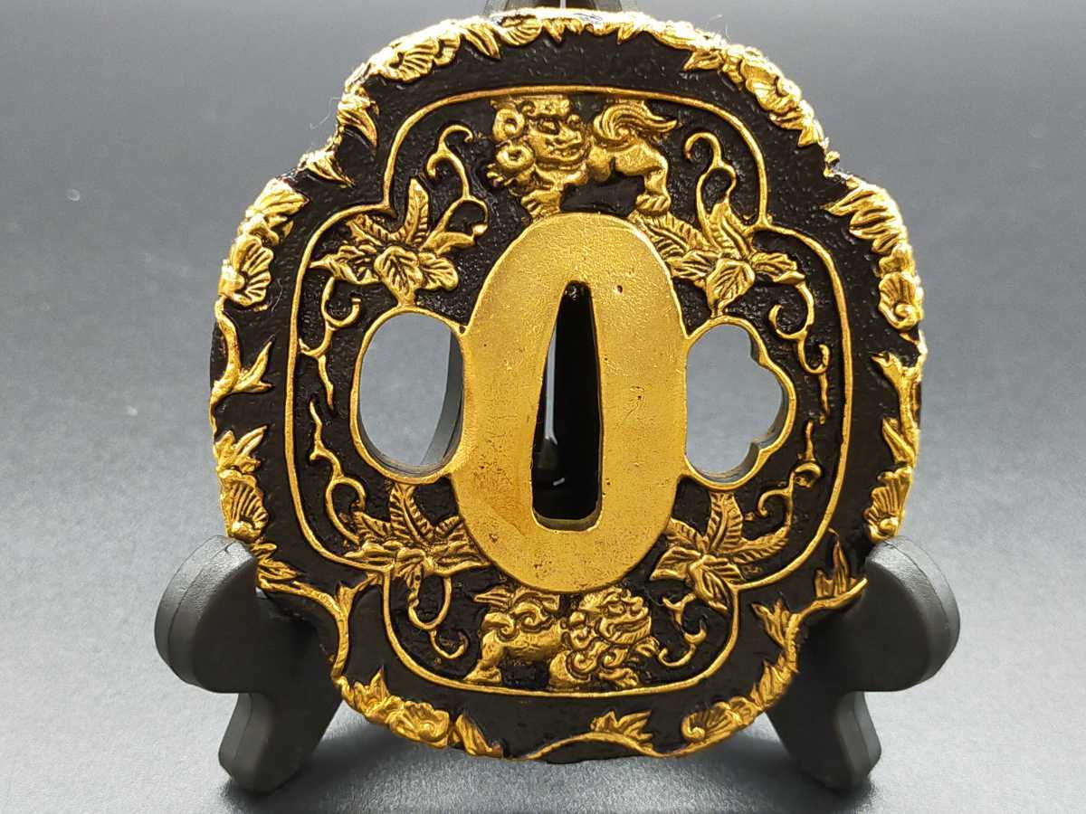 Q6609 刀鍔 牡丹獅子の図 銅地 絵金銀 日本刀装具 鍔 つば 鐔 刀鐔 刀