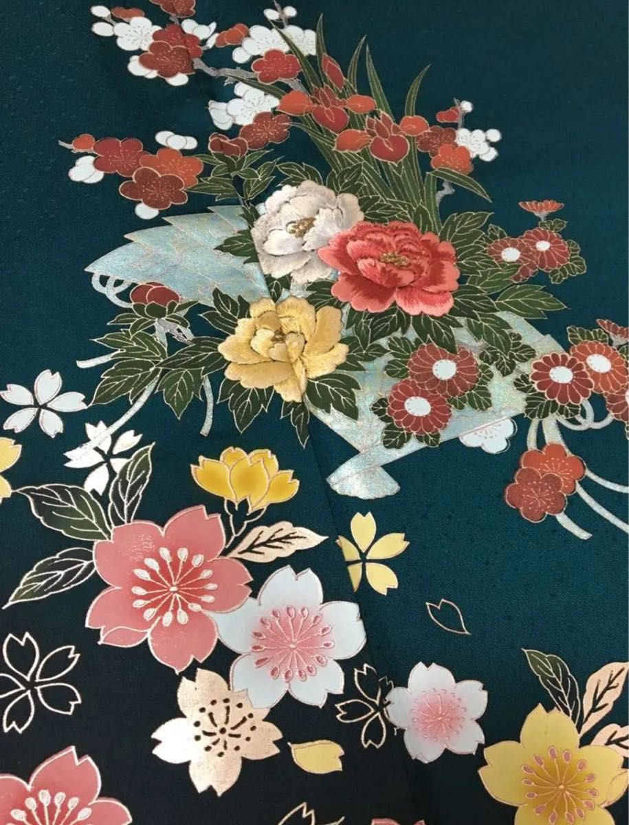 お色目が綺麗 付下げ 未使用 刺繍 金彩|PayPayフリマ
