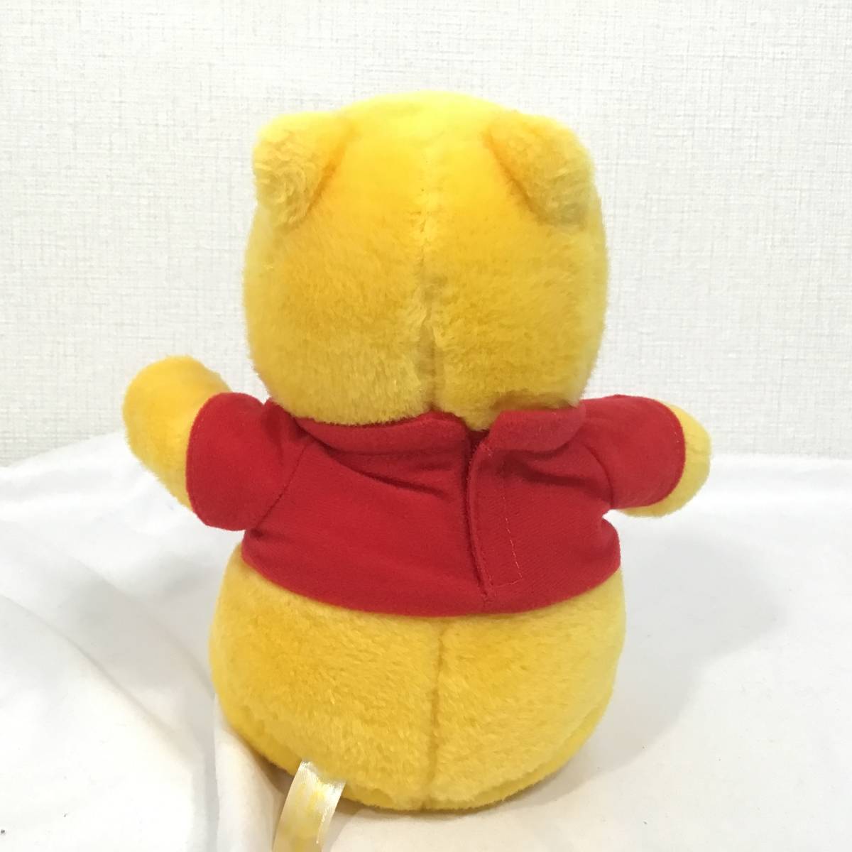 N-957☆ くまのプーさん　TDL　ぬいぐるみ　Disney　ディズニーキャラクター　動物　くま　クマ　商品タグ無し_画像3