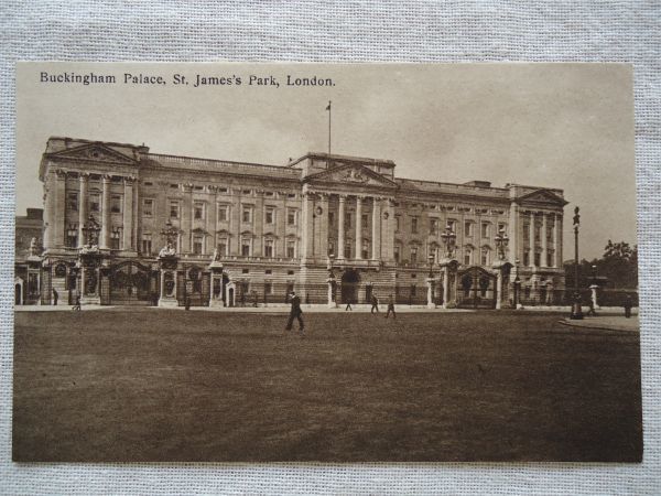 【絵葉書1枚】 Buckingham Palace, St. James's Park, London バッキンガム宮殿/Selfridge /ロンドン ヴィンテージ 建築 街並 ハガキ 46-2_画像1