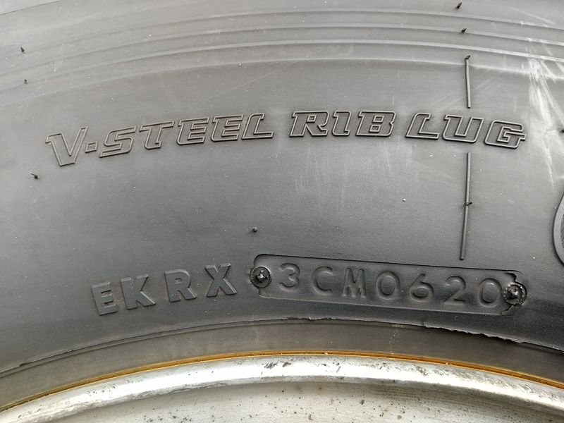 [psi] 19.5 -inch × 6.75 136-12TCS 8 hole PCD285 wheel & BRIDGESTONE 245/70R19.5 radial tire 2 ps shipping un- possible coming to a store taking over only 