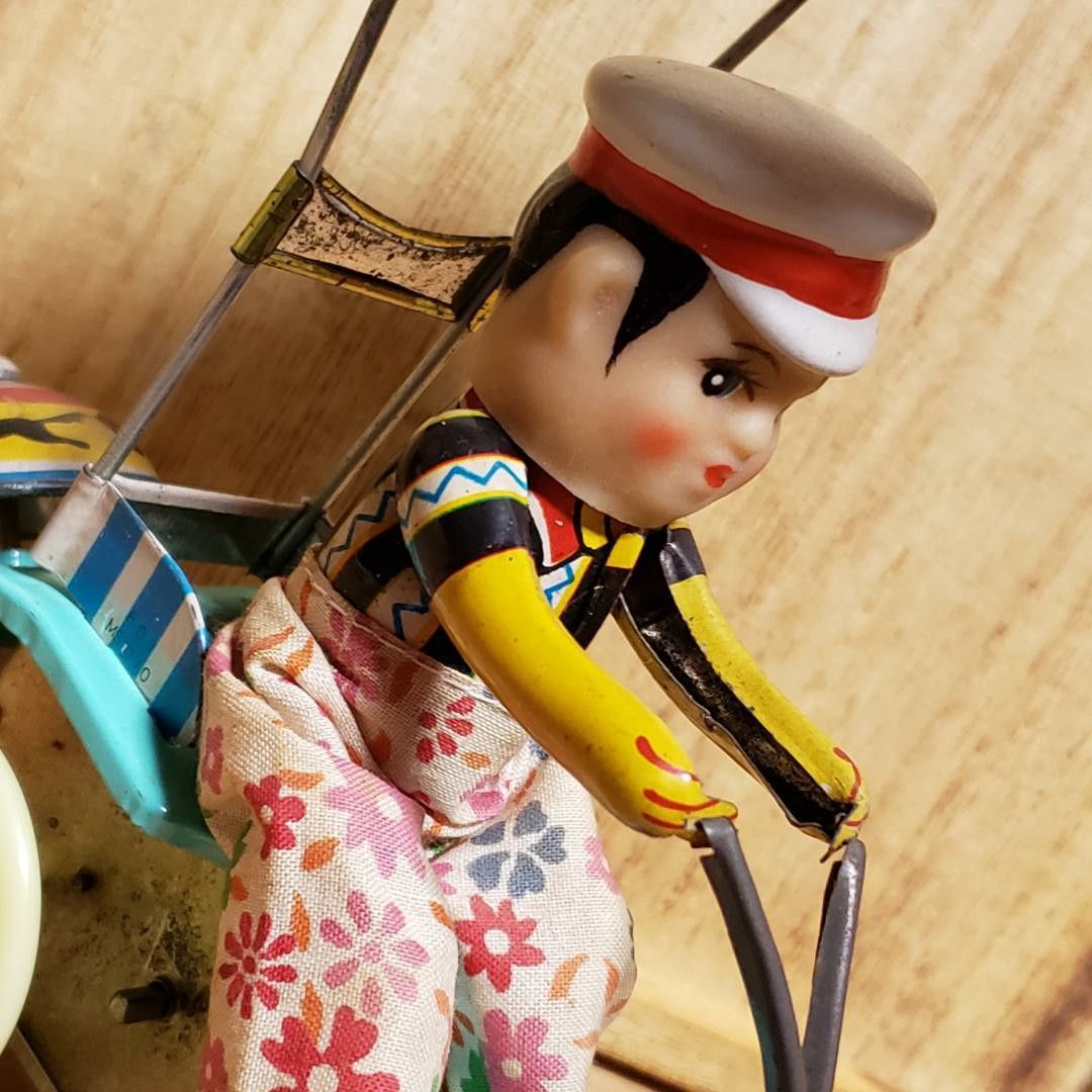 レトロ　ブリキ　人形　／　おもちゃ　China　昭和