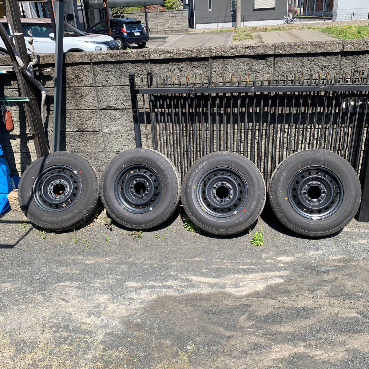 専門ショップ 新車外し 美品 200系ハイエース純正鉄チンホイールタイヤ