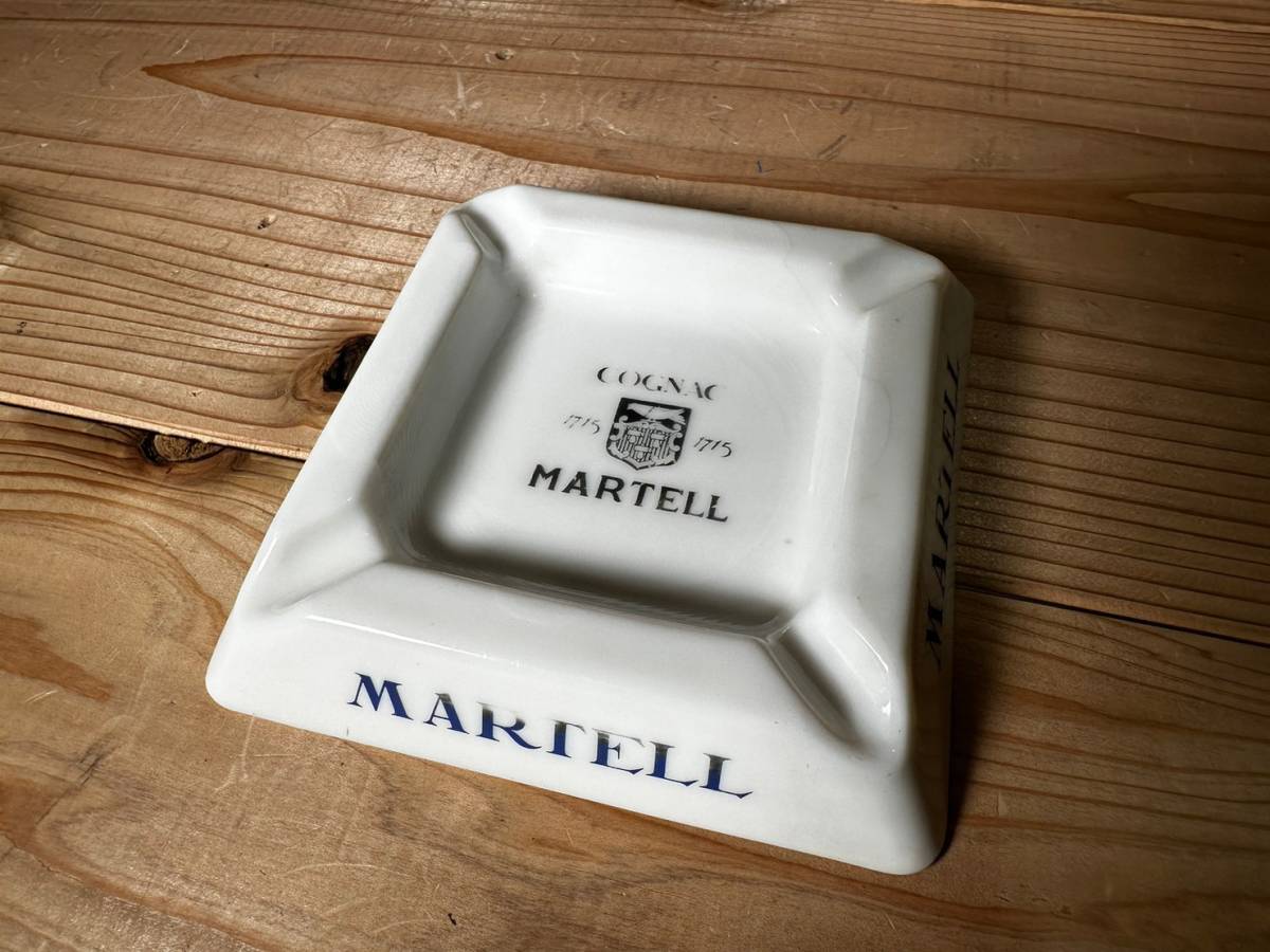 『MARTELL』マーテル ガラス灰皿 灰皿 アシュトレイ トレイ ミルクガラス 黒文字 1960s フランス製 ヴィンテージ ビンテージ アンティーク_画像1