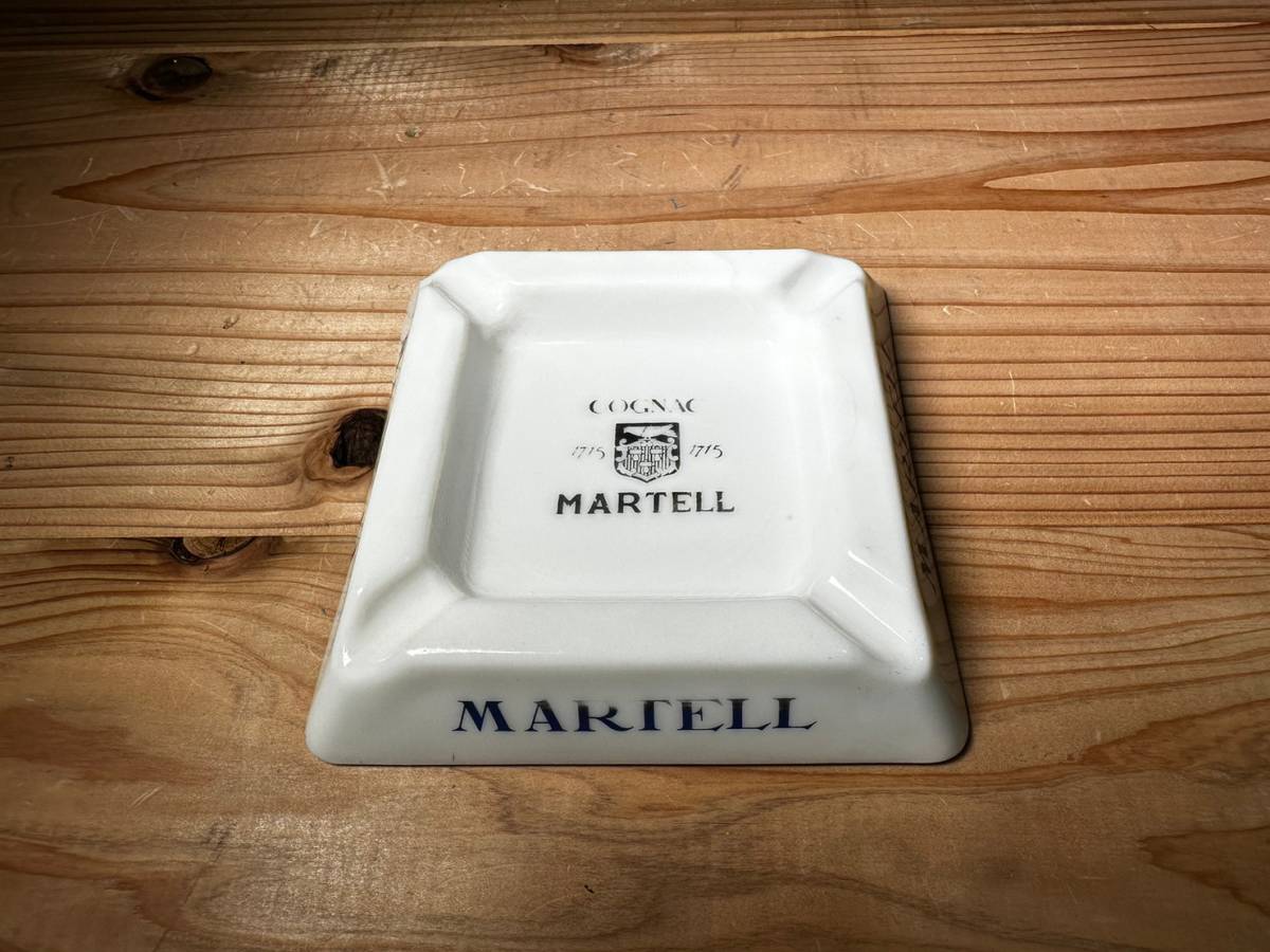 『MARTELL』マーテル ガラス灰皿 灰皿 アシュトレイ トレイ ミルクガラス 黒文字 1960s フランス製 ヴィンテージ ビンテージ アンティーク_画像3