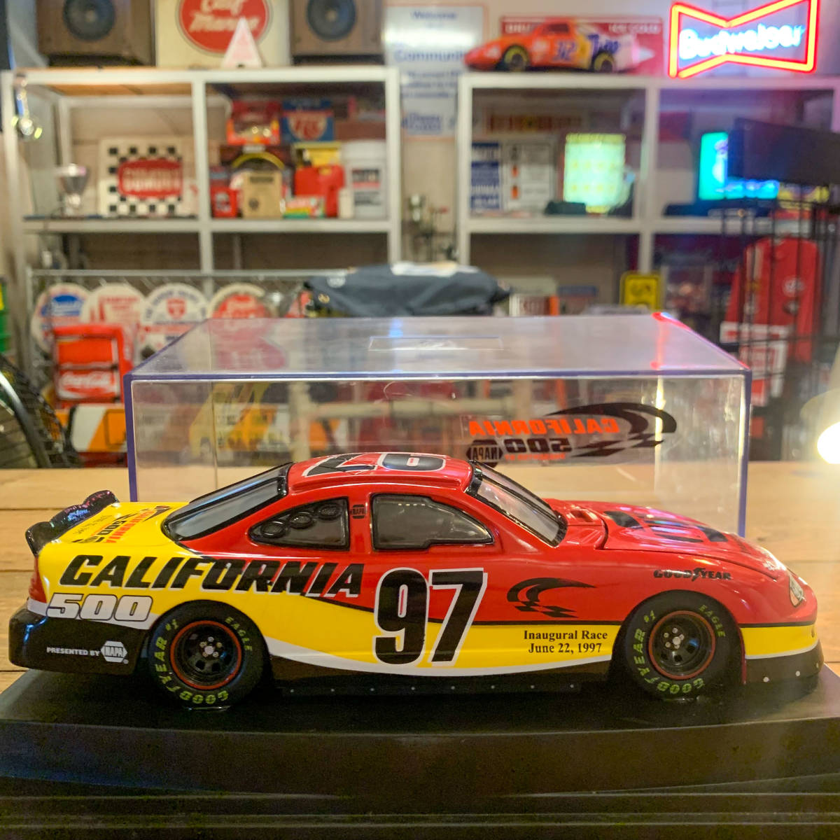 SALE★NASCAR ダイキャストモデル 1/24★California 500 Nascar 97 Napa Pontiac Grand Prix Inaugural Race 1997 ナスカー GOODYEAR