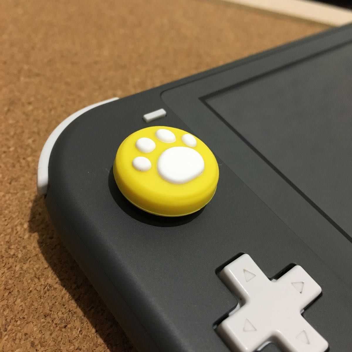 【新品】Nintendo Switch　ニンテンドー　スイッチ　ジョイコン　スティックカバー　肉球【青白、白青、黄白、白黄　4個】
