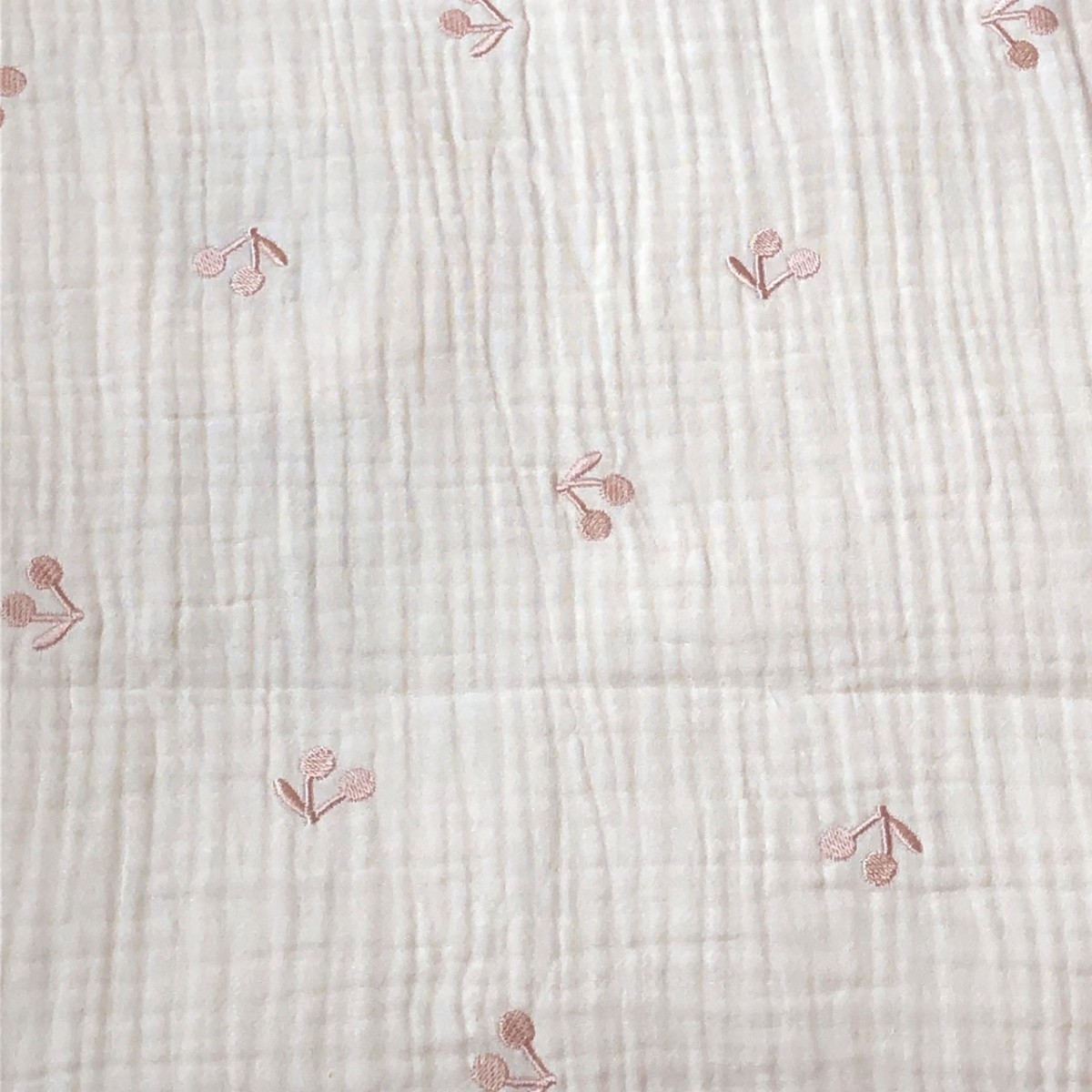 さくらんぼピンク刺繍３重ガーゼブランケット　おくるみ　韓国イブル　70×90cm_画像6