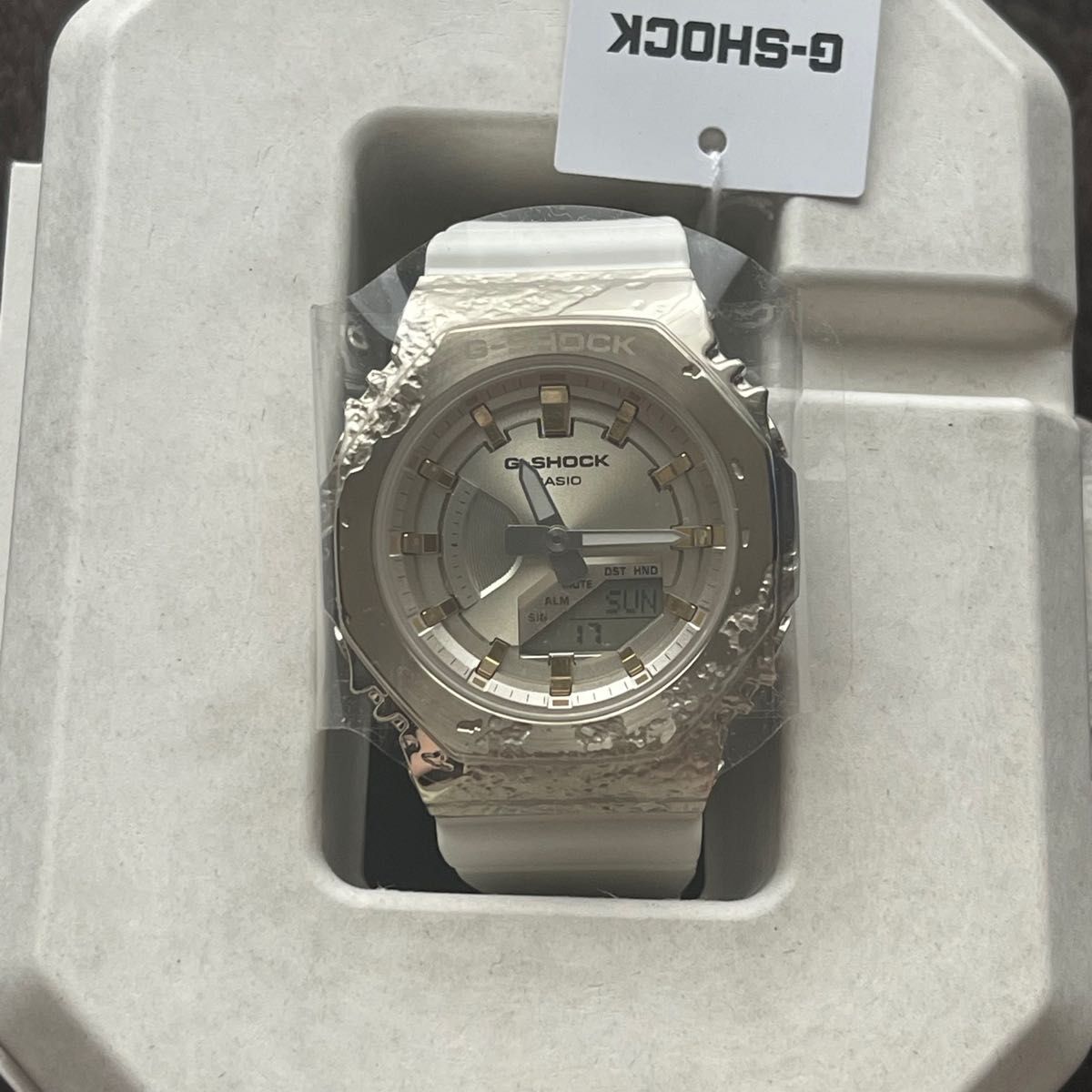 新品 G-SHOCK GM-S2140GEM-9AJR 40周年モデル|PayPayフリマ