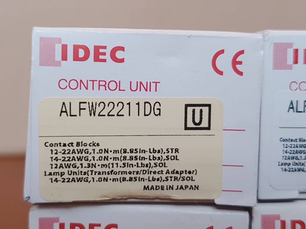 最新作 【新品】　未開封 未使用　IDEC　ALFW22211DG φ22 TWシリーズ 照光押ボタンスイッチ 突形フルガード付 AC/DC24V ALFW22211DG 4点セット スイッチ、開閉器
