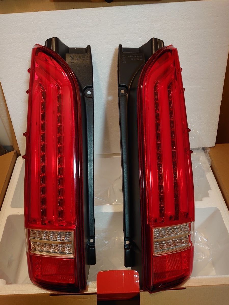 超美品! ヴァレンティ ジュエルLEDテールランプ REVO TYPE2 200系