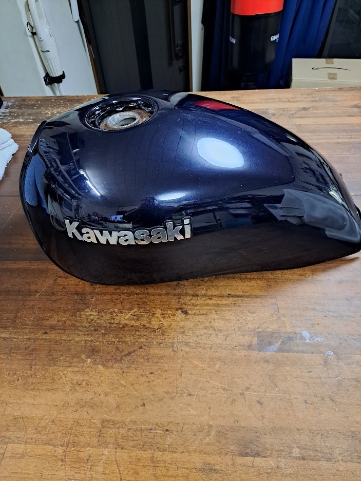 人気絶頂 カワサキ ゼファー750 フューエルタンク 燃料タンク