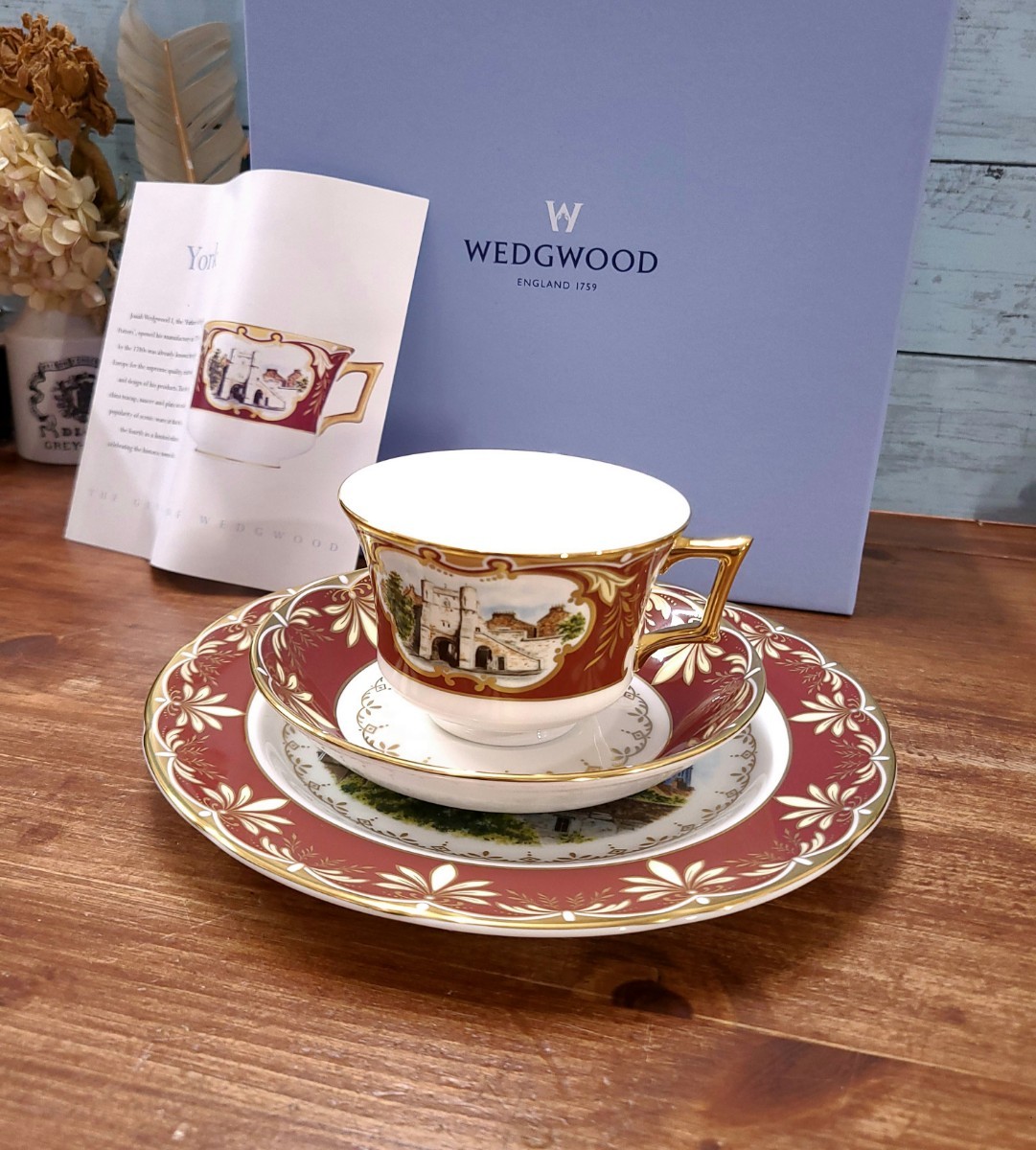 未使用☆WEDGWOOD ウェッジウッド GENIUS COLLECTION YORK トリオ カップ＆ソーサー プレート 限定1000セット 希少 ジーニアスシリーズ _画像1