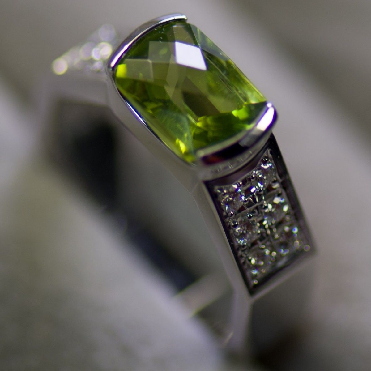 TASAKI Pt900 0.18ct 11号 ペリドット ダイヤモンドリング
