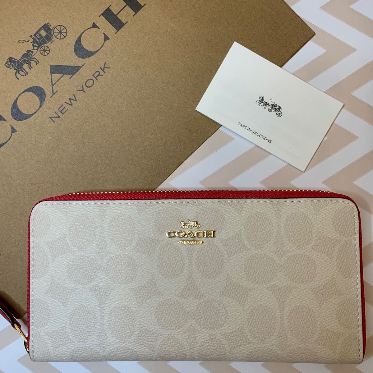 COACH コーチ ピンク×ホワイト シグネチャー 長財布 Yahoo!フリマ（旧）-