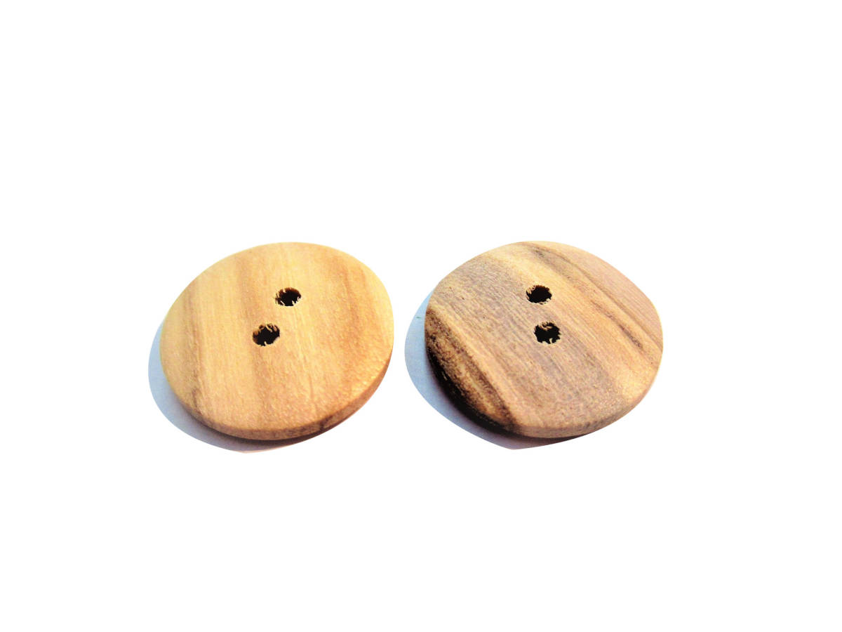 手芸 和洋裁用釦 ボタン 天然木 WOOD 天然オリーブの木 丸形二つ穴ボタン（20mm5個入り）bol321_画像1