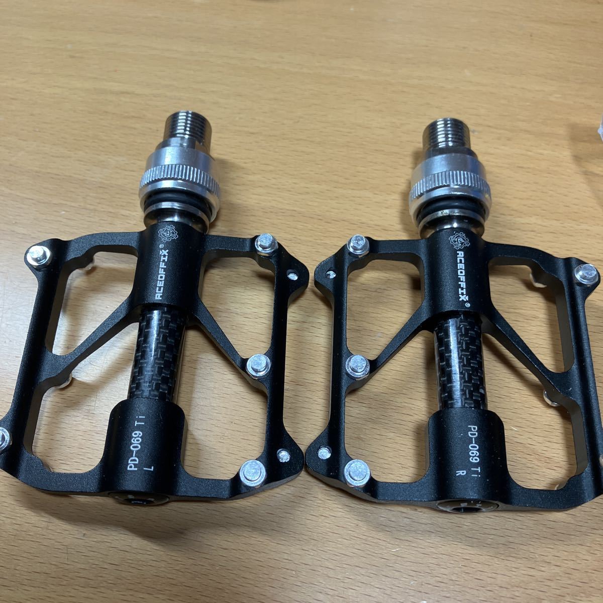 ブラック 193g】aceoffix 64チタンシャフト 両側QR 軽量ペダル ブラック 193g】aceoffix 64チタンシャフト 両側QR 軽量ペダル