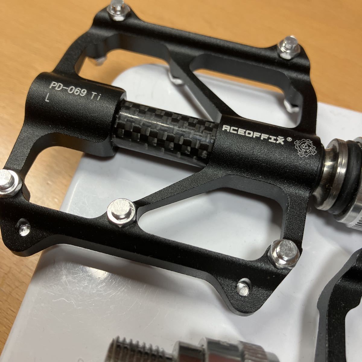 ブラック 193g】aceoffix 64チタンシャフト 両側QR 軽量ペダル ブラック 193g】aceoffix 64チタンシャフト 両側QR 軽量ペダル