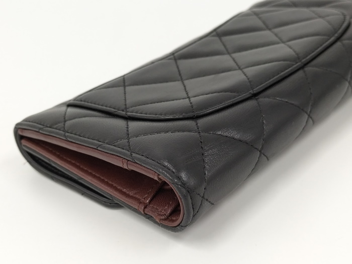 CHANEL 三つ折り 長財布 マトラッセ ココマーク ラムスキン ブラック