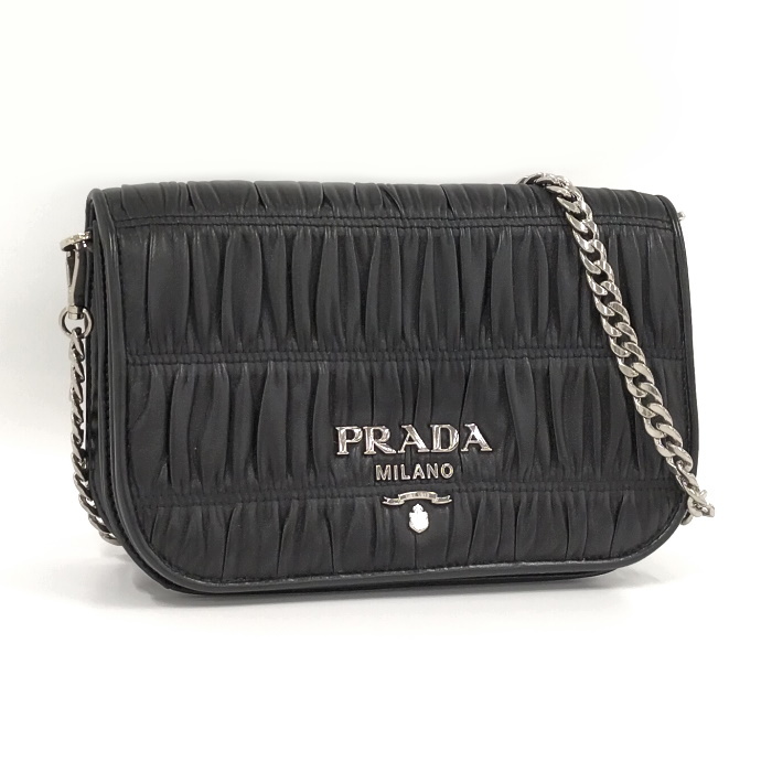 最旬トレンドパンツ 【中古】PRADA ショルダーバッグ ギャザー レザー