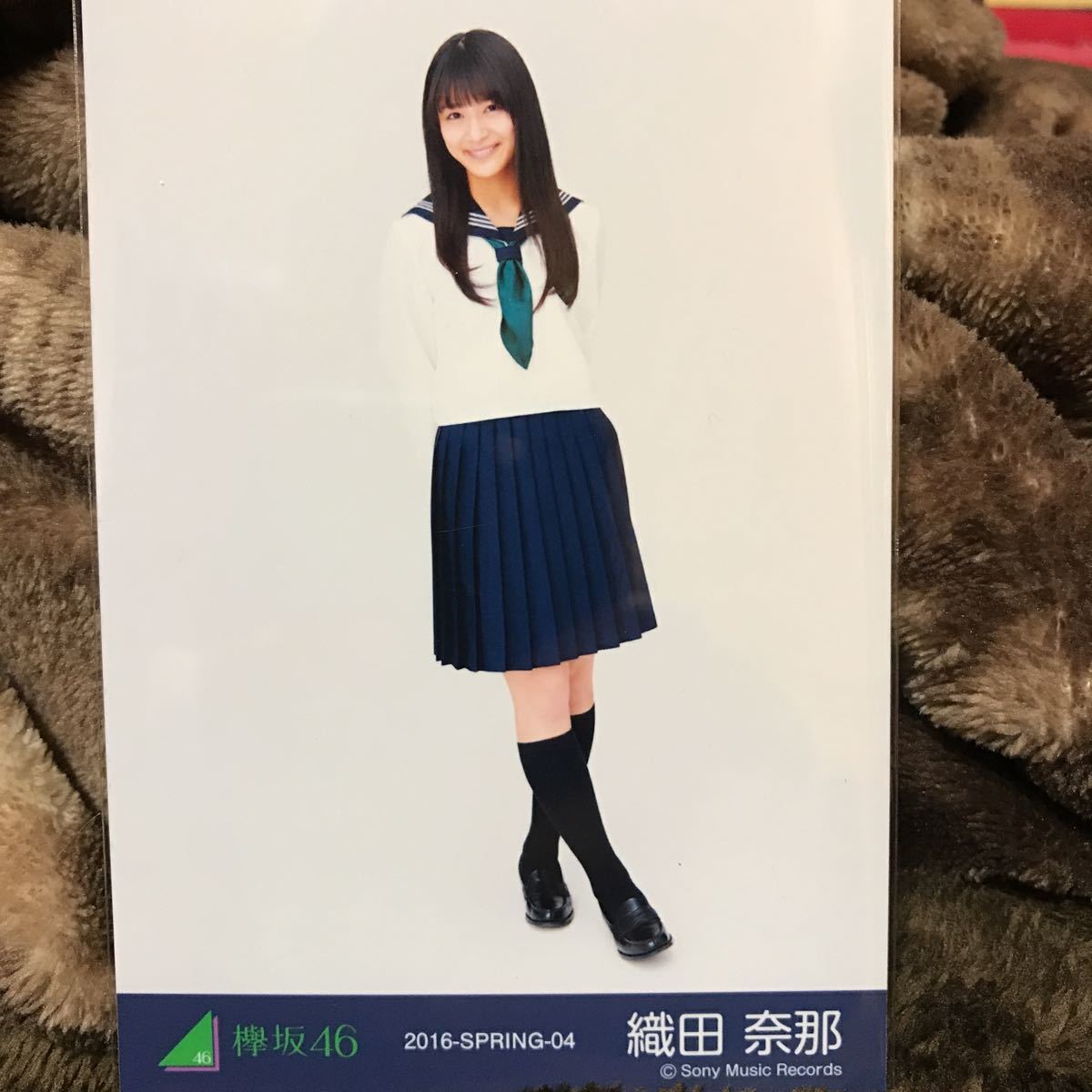 欅坂46 制服のマネキン衣装 生写真 織田奈那 ヒキ_画像1